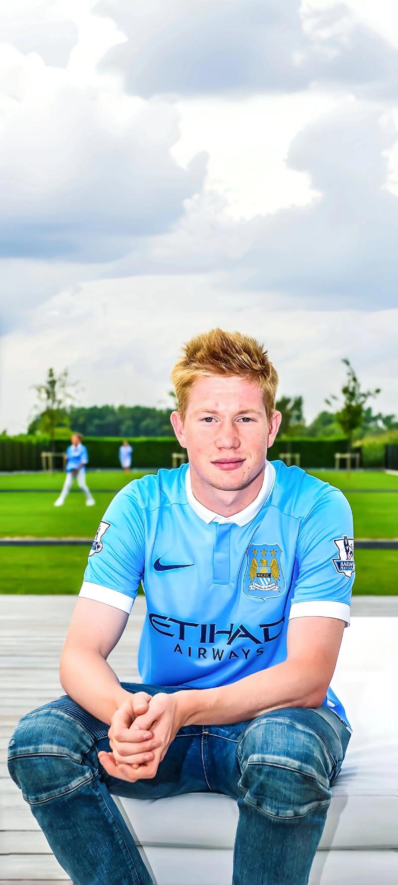 致敬，若塔兄弟前东家贡多马尔在球衣上印了他们的头像和名字