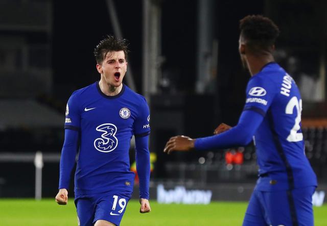 里弗斯：字母哥不会随队前往底特律，格林明天接受MRI检查