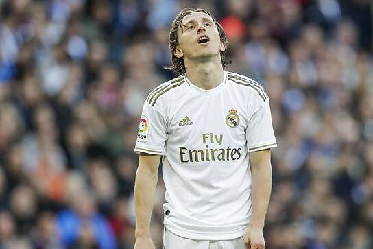 巴塞罗那在逆境中重振旗鼓，佩德里与拉菲尼亚成关键