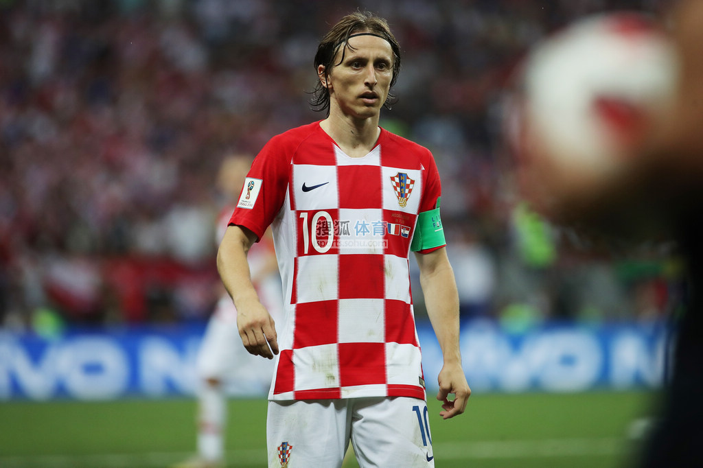 世界杯三个东道主墨加美依次被分至ABD三组，不用参与抽签